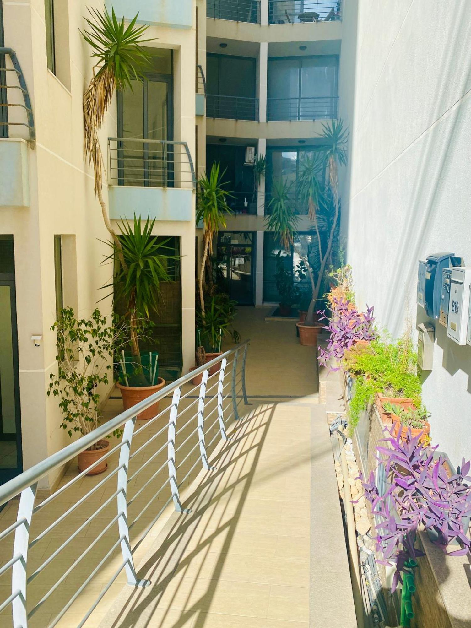 Bugibba Central Modern Apartment San Pawl il-Baħar Eksteriør billede